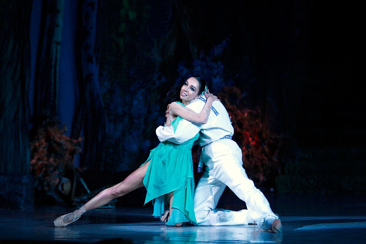 The Forest Song A fragment from a ballet. Mavka - Kateryna Kukhar and Lukash - Oleksandr Stoianov.